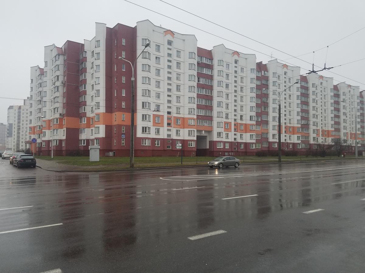 Апартаменты На метро Михалова Минск Экстерьер фото
