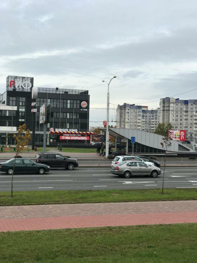 Апартаменты На метро Михалова Минск Экстерьер фото